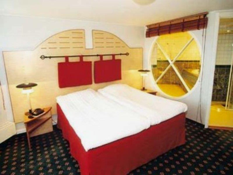 First Hotel Joenkoeping Oda fotoğraf